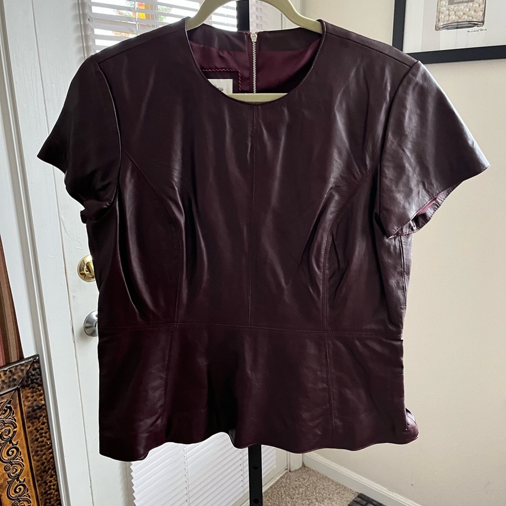 NEIMAN MARCUS PRE-LOVED AUTHENTIC GENUINE LEATHER PEPLUM STYLE SHORT SLEEVES TOP